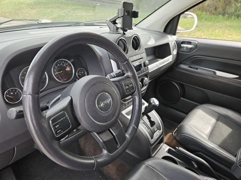 Used 2014 Jeep Compass Latitude image 10