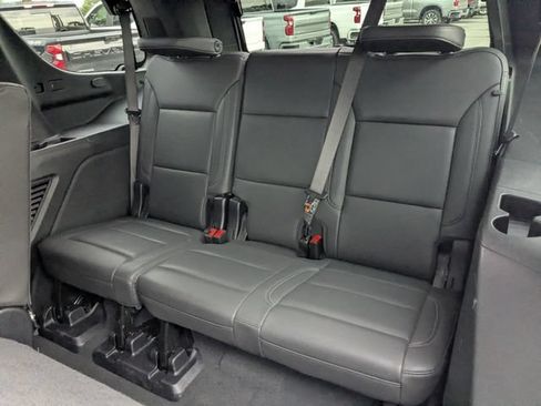 Used 2025 Chevrolet Tahoe Z71 AWD/4WD image 17