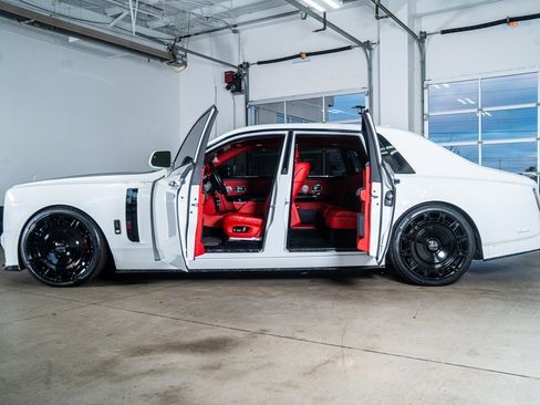 Used 2023 Rolls-Royce Phantom Sedan image 8