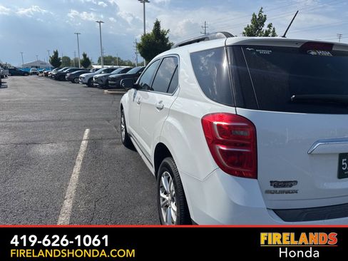 Used 2017 Chevrolet Equinox LT w/ Convenience Package FWD image 4