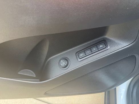 Used 2022 Chevrolet Equinox Premier FWD image 30