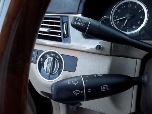 Used 2011 Mercedes-Benz E 350 4MATIC Sedan image 19