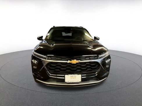 Used 2025 Chevrolet Trax LT image 4