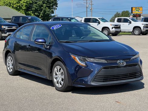 Used 2023 Toyota Corolla LE FWD image 35