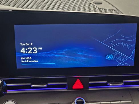 Used 2024 Hyundai Elantra SEL image 23