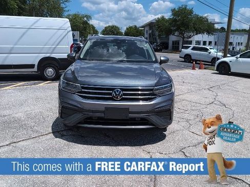 Used 2023 Volkswagen Tiguan SE image 2