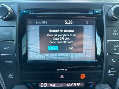 Used 2017 Toyota Camry XLE image 27