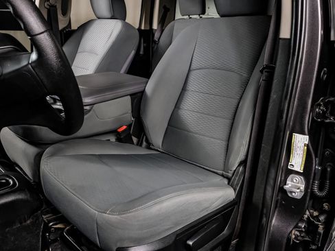 Used 2018 RAM 2500 Tradesman w/ Chrome Appearance Group AWD/4WD image 27