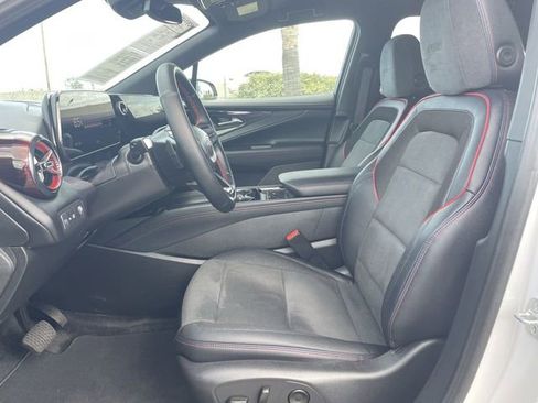 Certified 2025 Chevrolet Blazer EV RS image 18