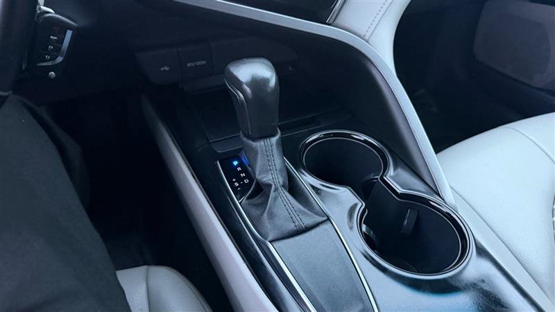 Used 2020 Toyota Camry SE FWD image 32