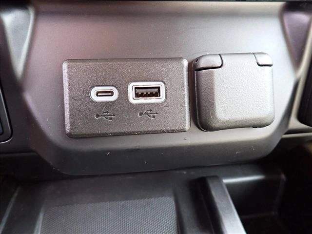 Used 2022 Chevrolet Silverado 1500 LTZ w/ Technology Package AWD/4WD image 19