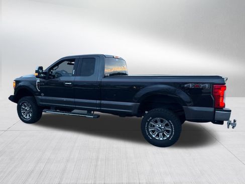 Used 2019 Ford F350 XLT w/ XLT Premium Package image 7