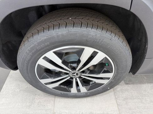 New 2025 Mercedes-Benz GLB 250 4MATIC image 3