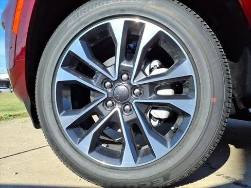 New 2025 Jeep Grand Cherokee Overland image 60