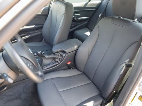 Used 2018 BMW 320i xDrive Sedan AWD/4WD image 10
