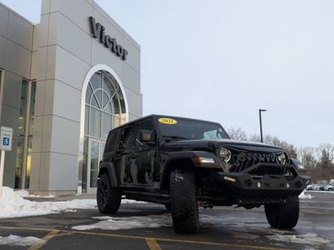 Used 2021 Jeep Wrangler Unlimited Sport AWD/4WD image 3