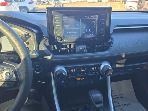 Used 2021 Toyota RAV4 XLE image 4