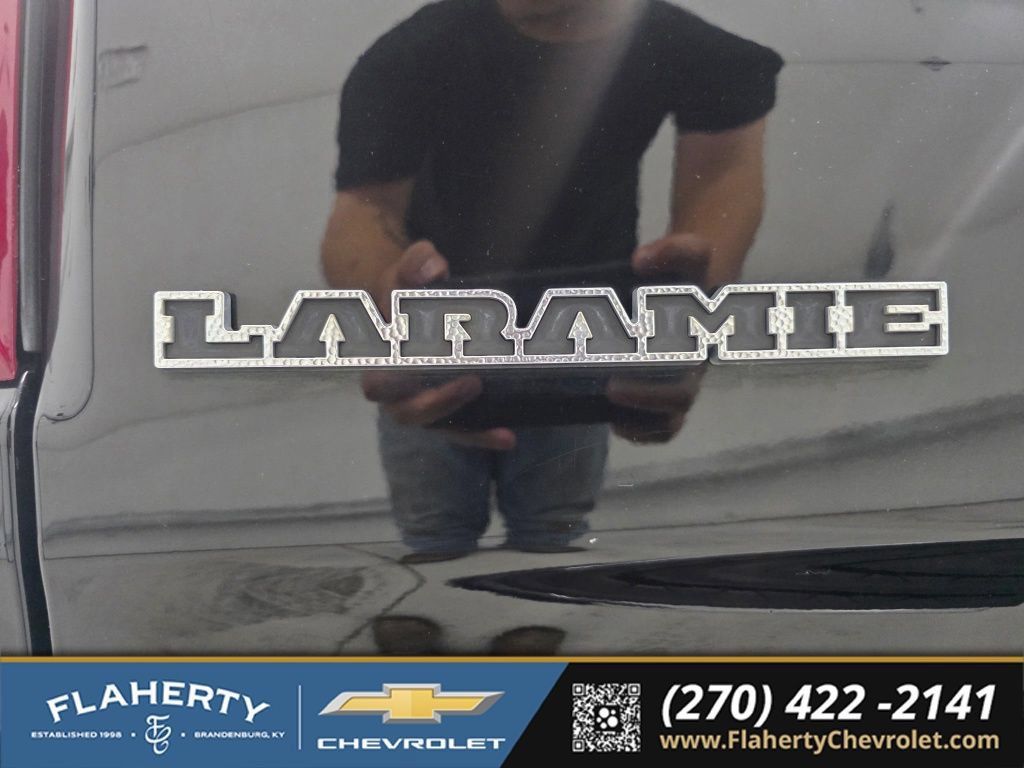 Used 2022 RAM 1500 Laramie AWD/4WD image 18