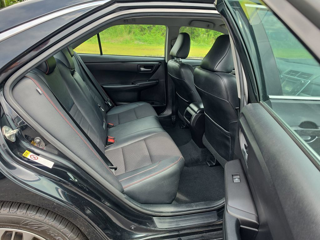 Used 2017 Toyota Camry SE FWD image 11
