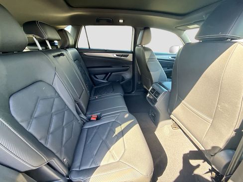 Used 2026 Volkswagen Atlas Cross Sport SE FWD image 22