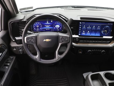 Used 2023 Chevrolet Silverado 1500 LT image 16