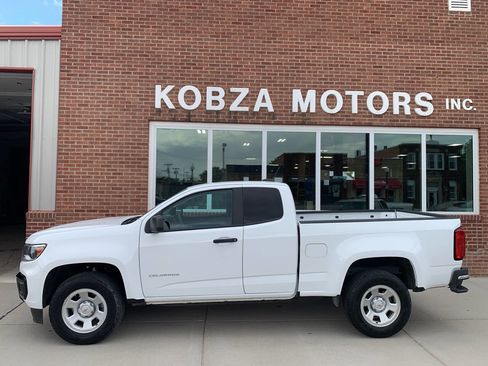 Used 2021 Chevrolet Colorado W/T w/ WT Convenience Package RWD image 3