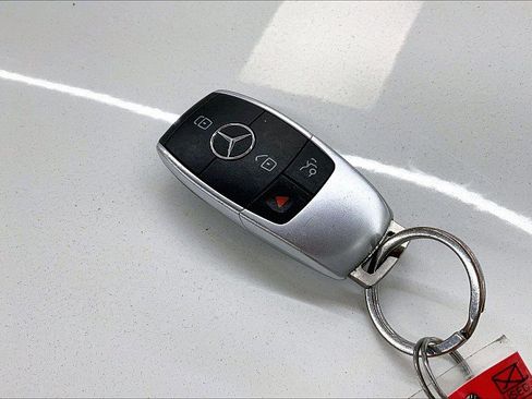 Used 2021 Mercedes-Benz C 300 Sedan w/ Premium Package image 10