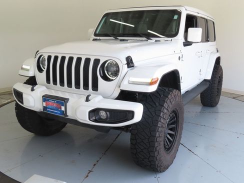 Used 2023 Jeep Wrangler Unlimited Sahara AWD/4WD image 8