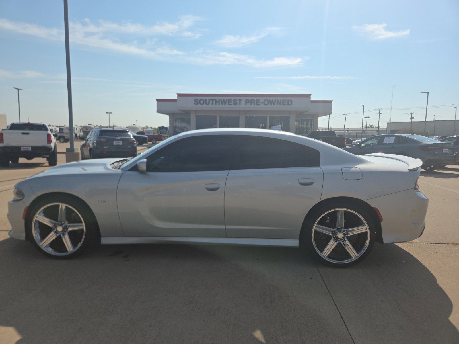 Used 2020 Dodge Charger R/T RWD image 8