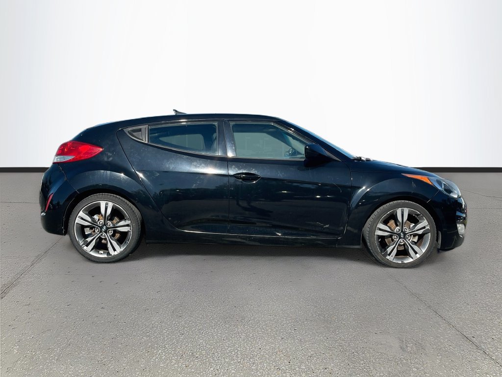 Used 2015 Hyundai Veloster w/ Option Group 03 FWD image 8