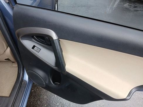 Used 2012 Toyota RAV4 4WD w/ Upgrade Value Pkg image 18