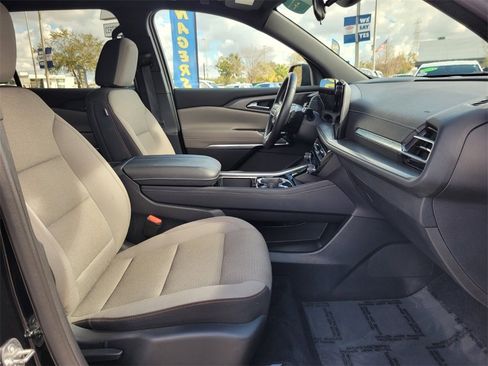 Certified 2025 Chevrolet Traverse LT image 20