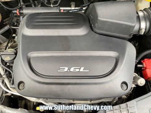 Used 2017 Chrysler Pacifica Limited FWD image 59