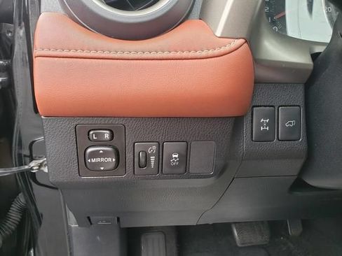 Used 2013 Toyota RAV4 Limited AWD/4WD image 20