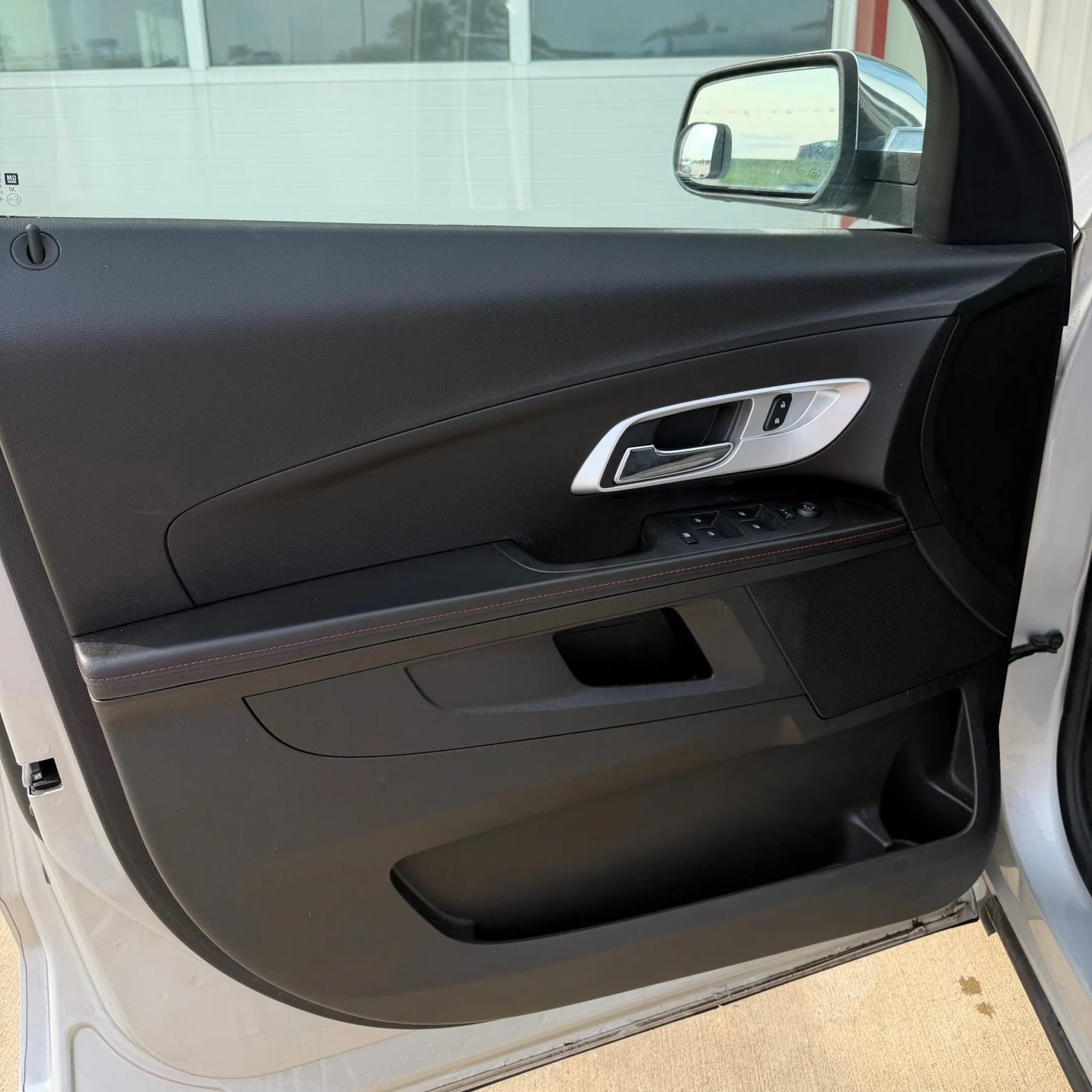 Used 2015 Chevrolet Equinox LT w/ Driver Convenience Package FWD image 4