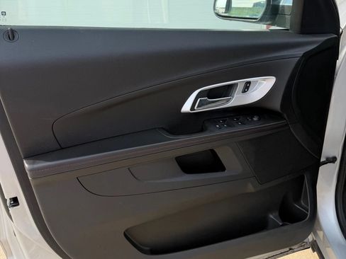 Used 2015 Chevrolet Equinox LT w/ Driver Convenience Package FWD image 4