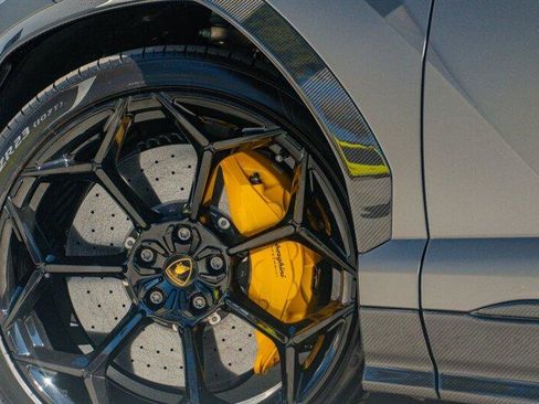 Used 2024 Lamborghini Urus Performante image 47