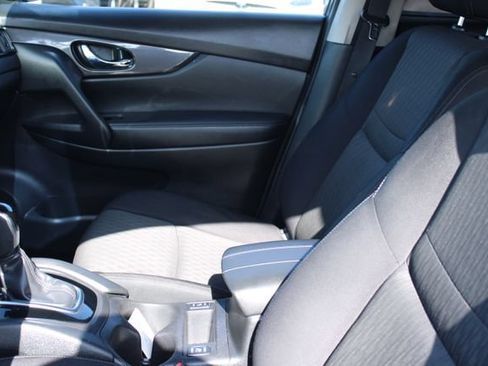 Used 2019 Nissan Rogue SV FWD image 33