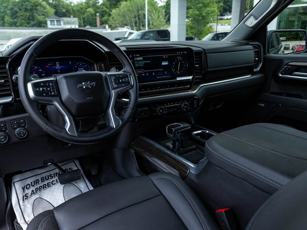 Used 2026 Chevrolet Silverado 1500 LT Trail Boss w/ LT Trail Boss Premium Package AWD/4WD image 17