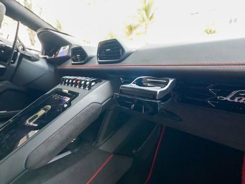 Used 2022 Lamborghini Huracan EVO RWD image 86