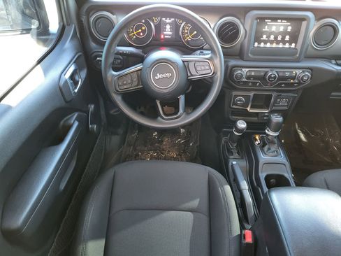 Used 2022 Jeep Wrangler Unlimited Sport image 23