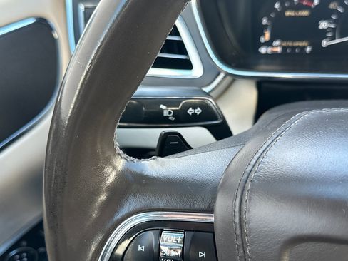 Used 2017 Lincoln Continental Select image 36