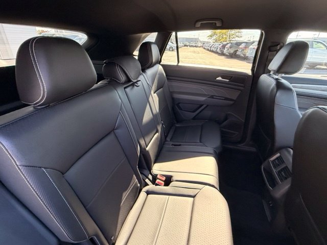 Certified 2021 Volkswagen Atlas Cross Sport SE FWD image 16