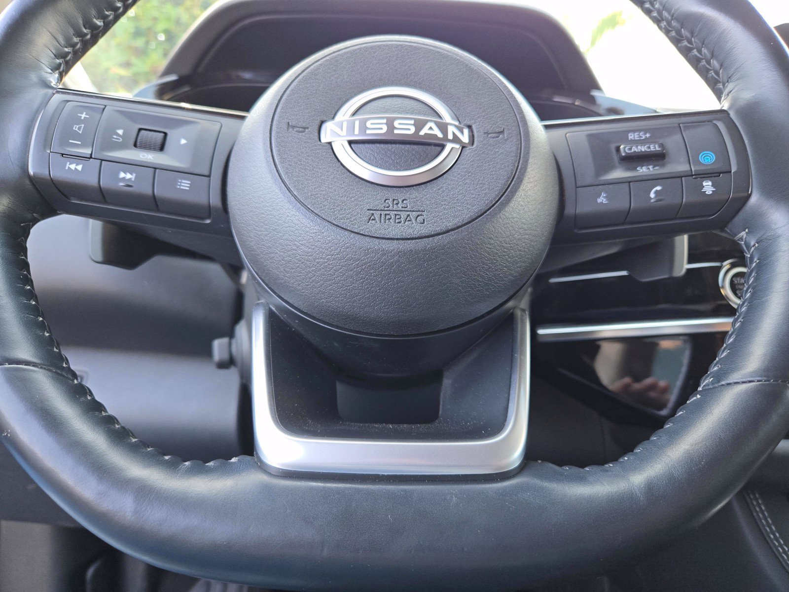 Used 2023 Nissan Pathfinder Platinum w/ Cargo Package AWD/4WD image 25