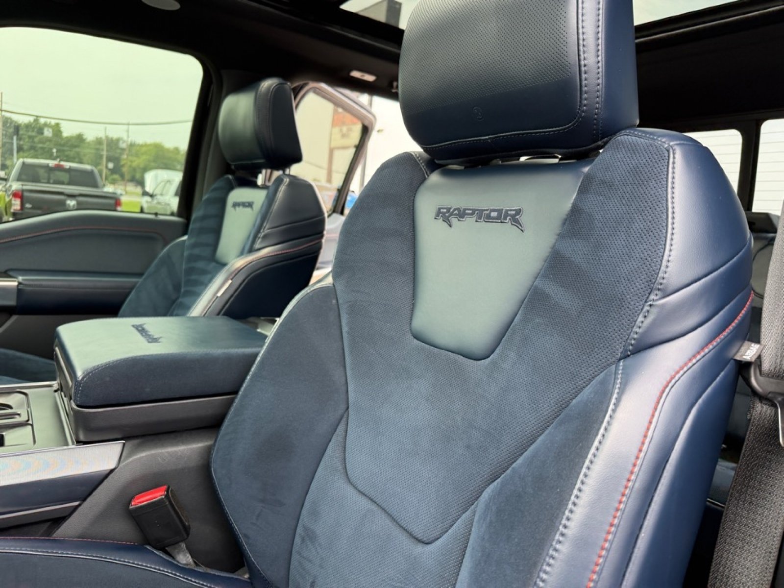 Used 2021 Ford F150 Raptor w/ Raptor 37 Performance Package AWD/4WD image 31