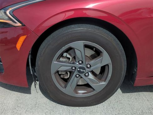 Used 2022 Kia K5 LXS image 11