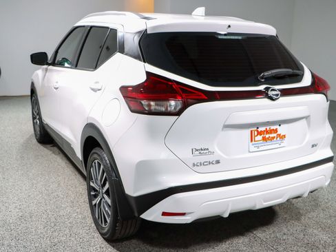 Used 2023 Nissan Kicks SV image 9