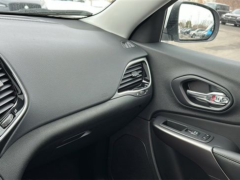 Used 2021 Jeep Cherokee Limited w/ Elite Package image 20