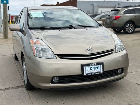 Used 2009 Toyota Prius Touring FWD image 3