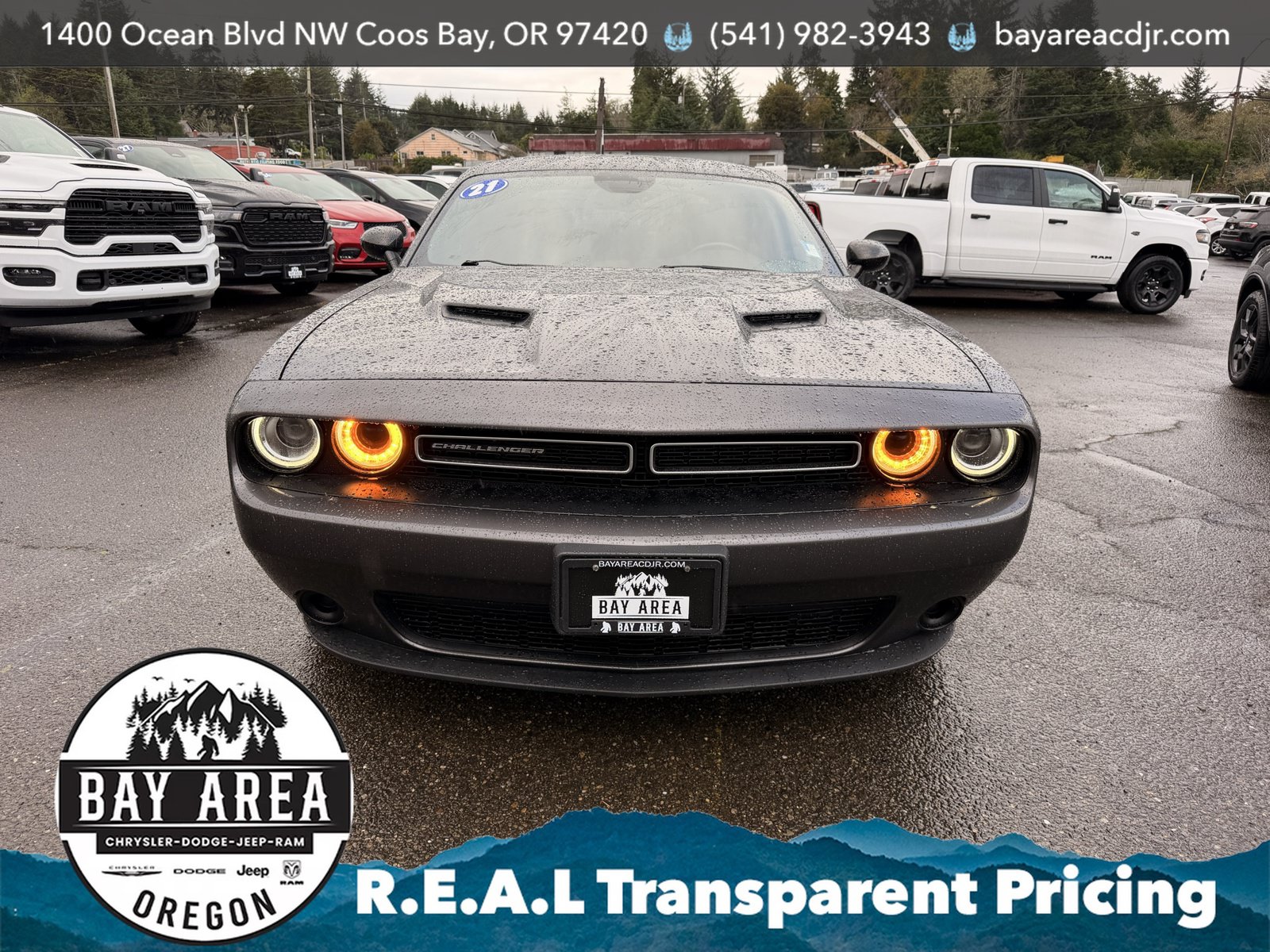 Used 2021 Dodge Challenger SXT RWD image 2